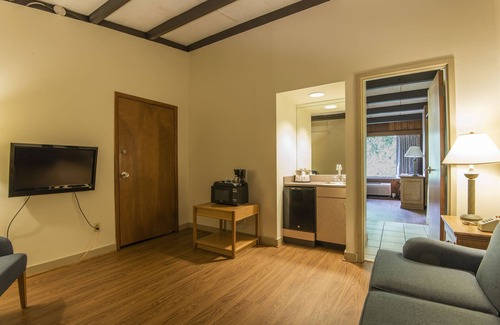 Prestonsburg Hotel | Jenny Wiley State Resort Park