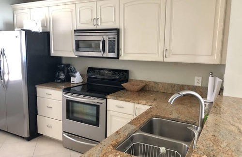 Hutchinson Island South Condo | Jensen Beach/So Hutchinson Island FL 2BR/2BA UPDATED OCEANFRONT CORNER UNIT