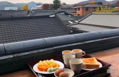 Jeonju House | Jeonju Dwaejikkum Hanok