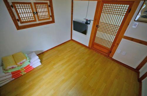 Jeonju House | Jeonju Pungnamheon Hanok Stay