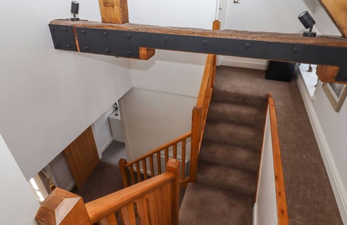 Stramshall Cottage | JERSEY BARN, character holiday cottage, with a garden in Uttoxeter