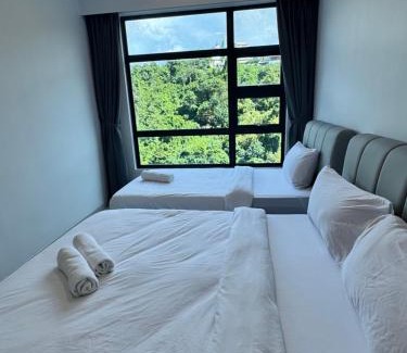 Downtown Kota Kinabalu Apartment | Jesselton Quay- 2Bedrooms modern concept-free wifi & netflix
