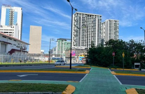 Downtown Kota Kinabalu Apartment | Jesselton suite @ KK Town Sea+City View