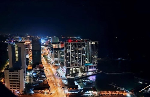 Downtown Kota Kinabalu Apartment | Jesselton suite @ KK Town Sea+City View