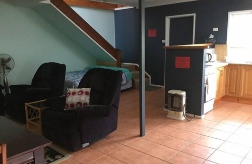 Berrara Ski Chalet | Jetz Bungalow private close to Berrara Lagoon
