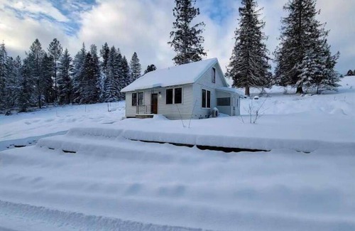 Cataldo House | Jewelbox cabin in Cataldo