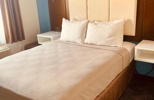 Queens Hotel | JFK Rockaways Inn