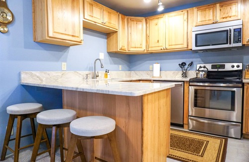Teton Village Condo | JHRL - Gros Ventre A12 - Great Location in Teton Village