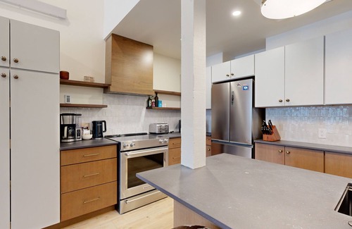 Moose Wilson Road Condo | JHRL - Hollyhock 2023