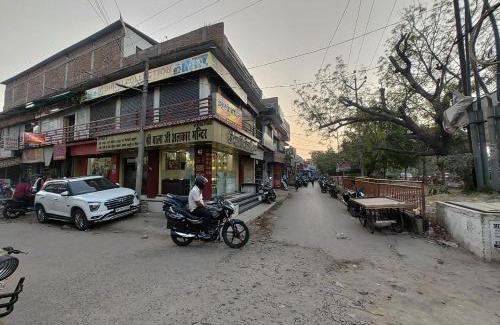 Jhusi Hotel | Jhusi Hotel & Restaurant