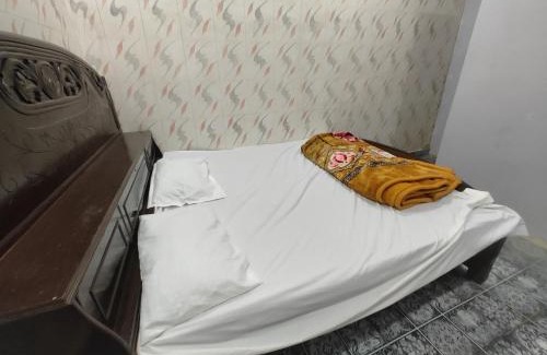 Jhusi Hotel | Jhusi Hotel & Restaurant