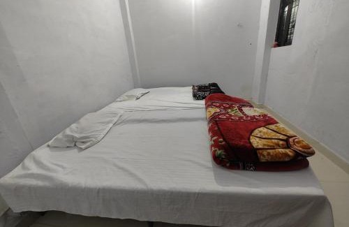 Jhusi Hotel | Jhusi Hotel & Restaurant