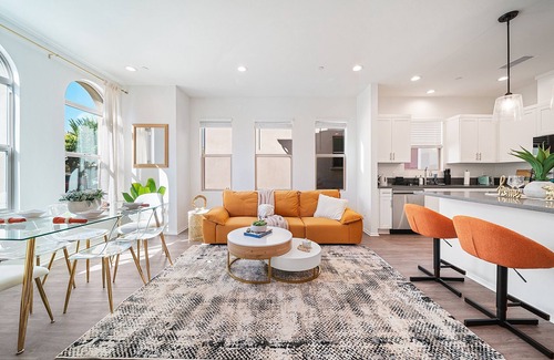 Walnut House | Jie’s Walnut Radiance Elegant 3B2.5B Stay