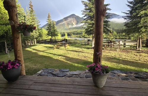 Buckinghorse River Cabin | Jill Side of Grizzly Cabin at Sikanni Ranch