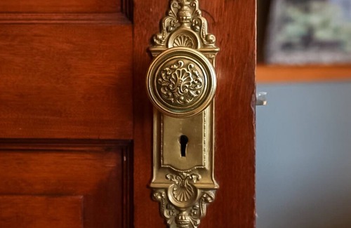 Midtown Bed & Breakfast | Jim Bob Victorian Mansion