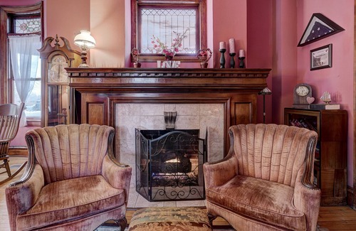 Midtown Bed & Breakfast | Jim Bob Victorian Mansion