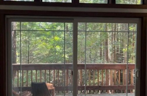 Little River Cabin | Jimmy’s Hike In cabinn A tranquil retreat, family, and romantic getaway