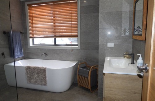 Dundee House | Jindalee offgrid rural home