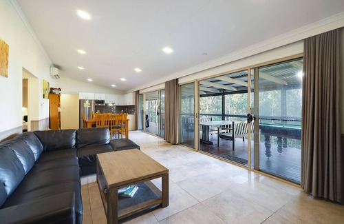 Vacy Cabin | Jindalee Spa Lodge - Wilderness Retreat for groups and families
