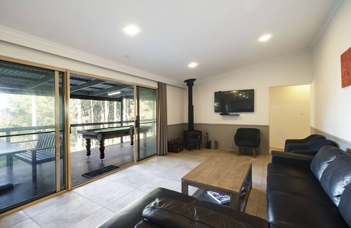 Vacy Cabin | Jindalee Spa Lodge - Wilderness Retreat for groups and families