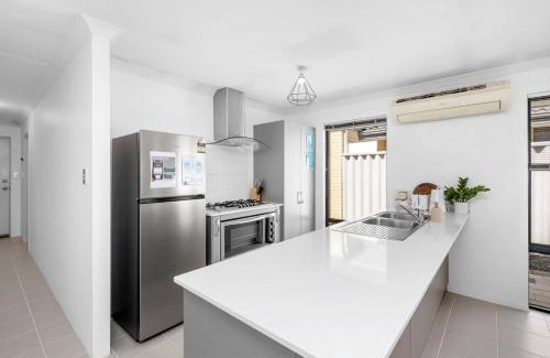 Butler House | Jindee Beach 2km away, Magical memories in Butler