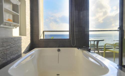 Sail Rock Beach House | Jing Guan Hotel