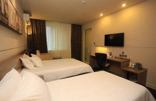 Yuzhong Hotel | Jinjiang Inn Select Chongqing Caiyuanba Railway Station