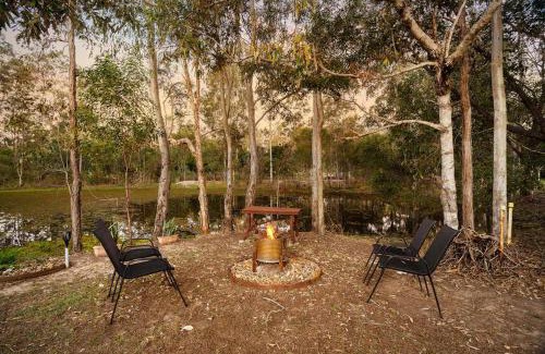 South Kolan House | JJJ's Ranch Farm 1 by Tiny Away