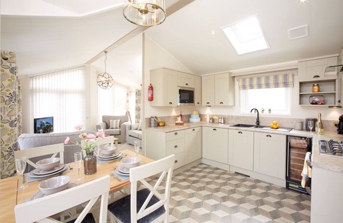 Allerthorpe Cabin | JJs Azelea Lodge With Private Luxury Hot Tub