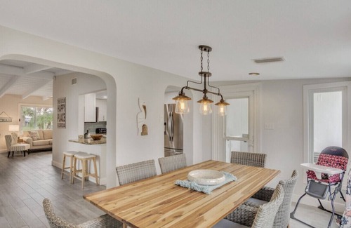 Redington Beach House | JLI Coastal Retreat - Five Star Gem by the Sea!