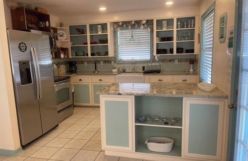 Port O Connor House | JMJ BAY is Close to Beach in POC Charming Family Retreat