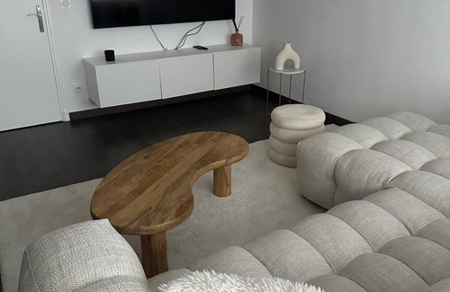 Clichy Apartment | Jo 2024, Magnifique Appartement sur Quai de Seine