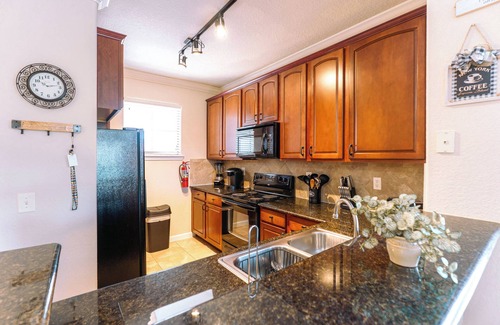 Davenport Condo | Joe's Happy Place - Two Bedroom Apartment, Sleeps 4