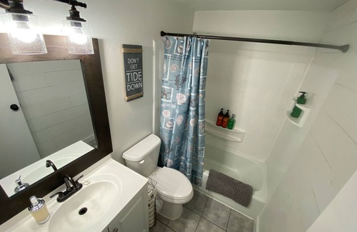 Orangeville House | Joe’s Valley Coastal Cottage