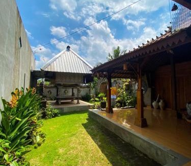 Kediri House | Joglo Breeze Guesthouse and Villa