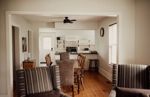 Wellington House | John Alvin's Wellington: 4BDRM with Hot Tub