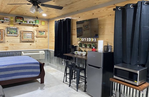 Caldwell Cottage | John Deere Tiny House #275 at Copperas Creek