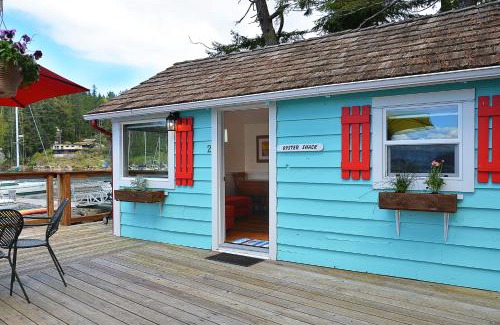 Garden Bay Hotel | John Henry's Marina and Resort