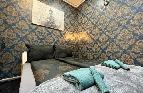 Debrecen Apartment | JohnGold Buddha Room