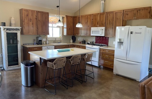 Johnson City House | Johnson City ranch house with HUGE game room and VIEWS for miles!