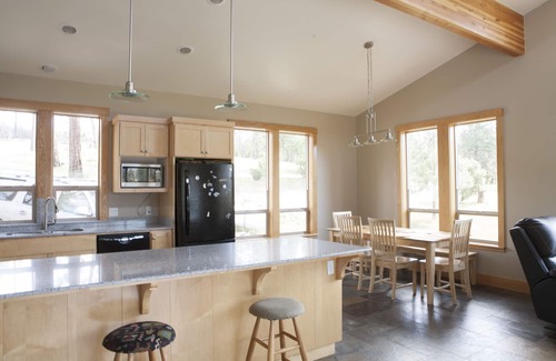 Foresta House | Johnson Family Yosemite Cabin - Centrally Located Inside The National Park