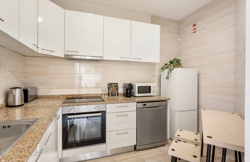 Bonfim Apartment | JOIVY Central & spacious apt in Porto