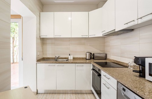 Bonfim Apartment | JOIVY Central & spacious apt in Porto