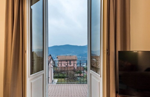 Cernobbio Apartment | JOIVY Fabulous Apt for 4 w/Balcony and Garage in Cernobbio