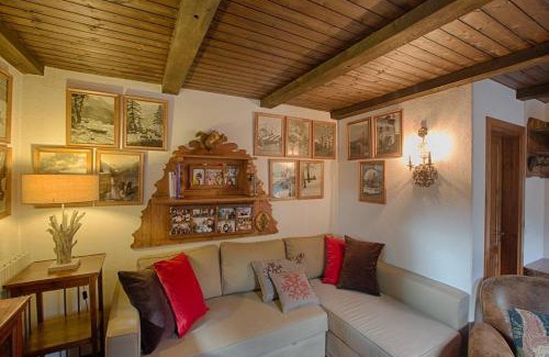 Dolonne Apartment | JOIVY Idyllic Flat for 7 with Free Parking Close to Ski Lift