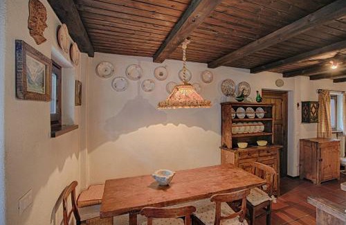 Dolonne Apartment | JOIVY Idyllic Flat for 7 with Free Parking Close to Ski Lift