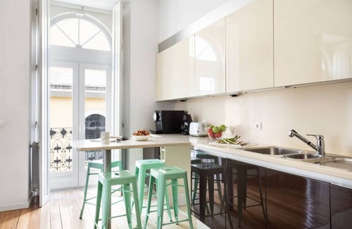 Martires Apartment | JOIVY Sleek flat near Pink Street