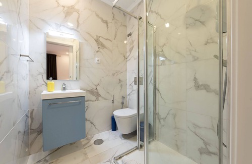 Mafamude Apartment | JOIVY Sleek studio in Vila Nova de Gaia