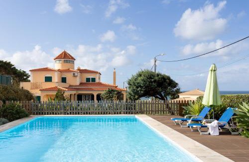 Colares Villa | JOIVY Splendid 4-BR House with Swimming Pool and Sea View