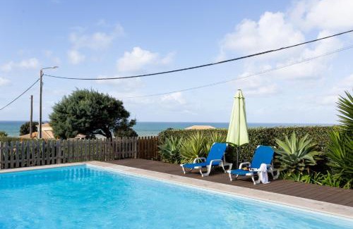 Colares Villa | JOIVY Splendid 4-BR House with Swimming Pool and Sea View